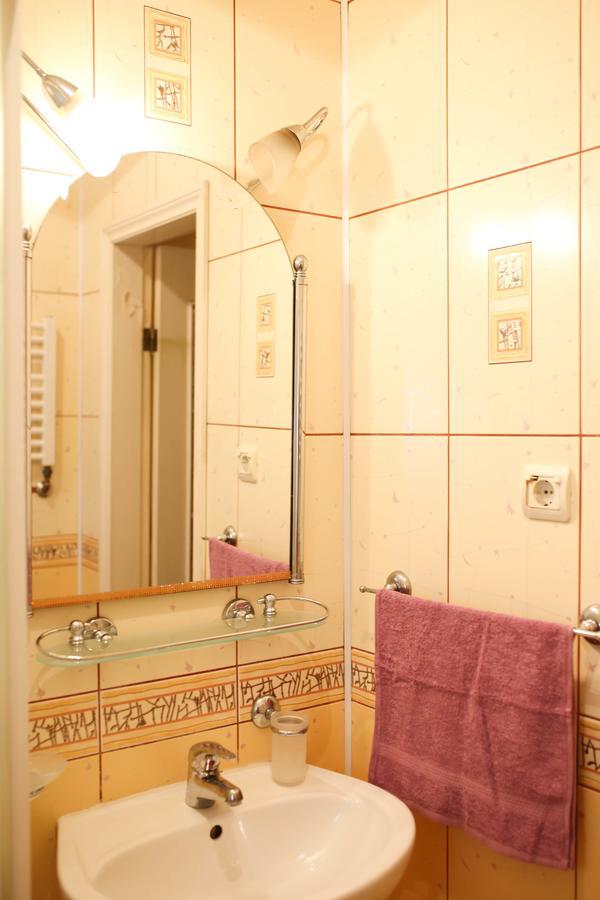 Apartment Near St. Elizabeth Church Львов Экстерьер фото