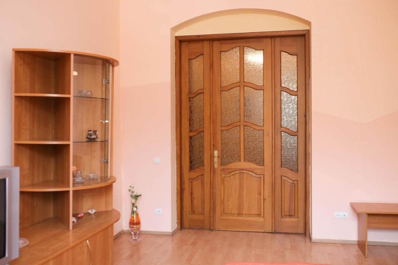 Apartment Near St. Elizabeth Church Львов Экстерьер фото